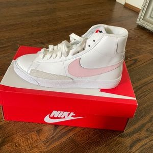 NWT Nike Blazer Mid